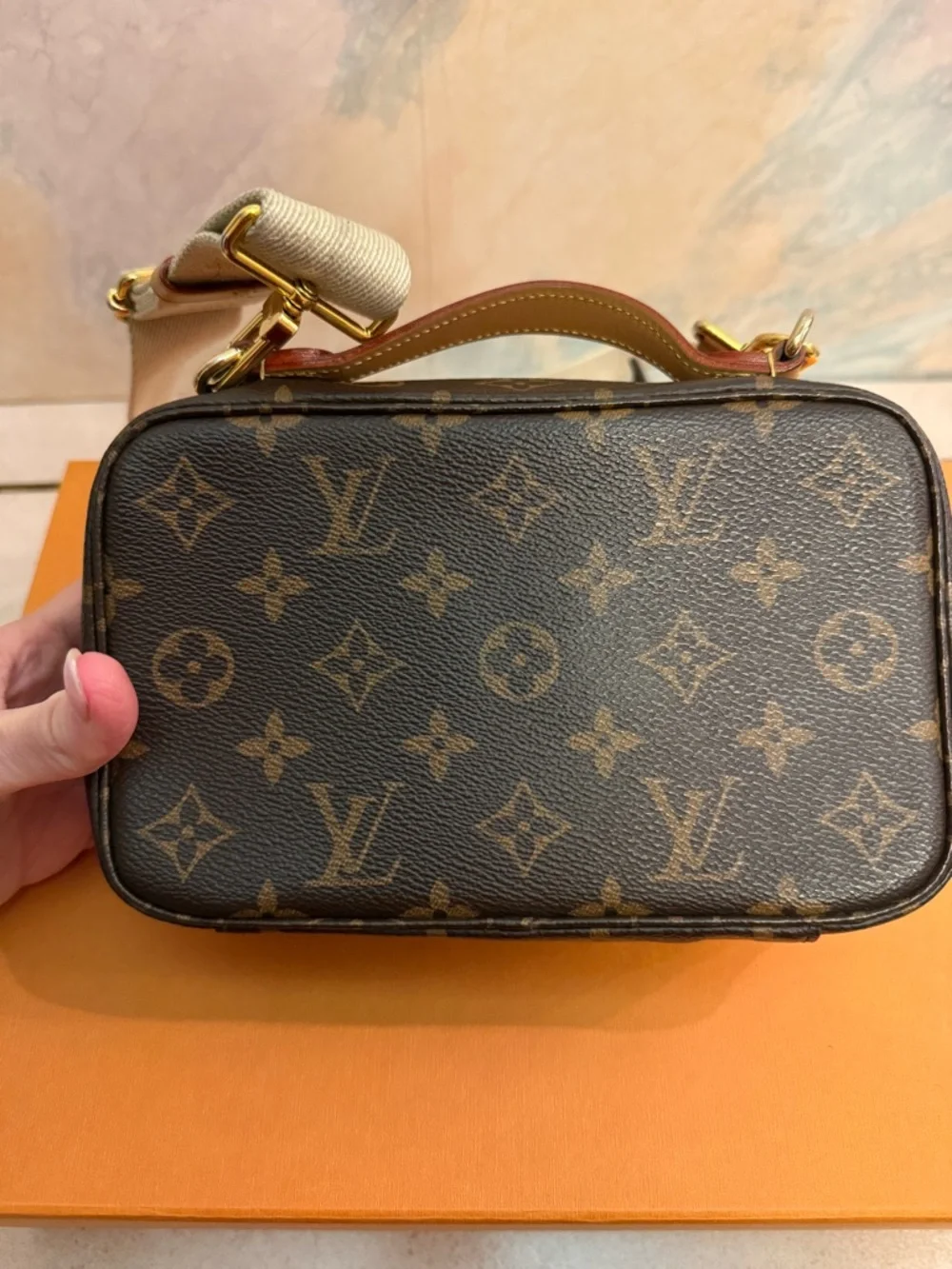 Louis Vuitton Utility Bag - Picture 6 of 11